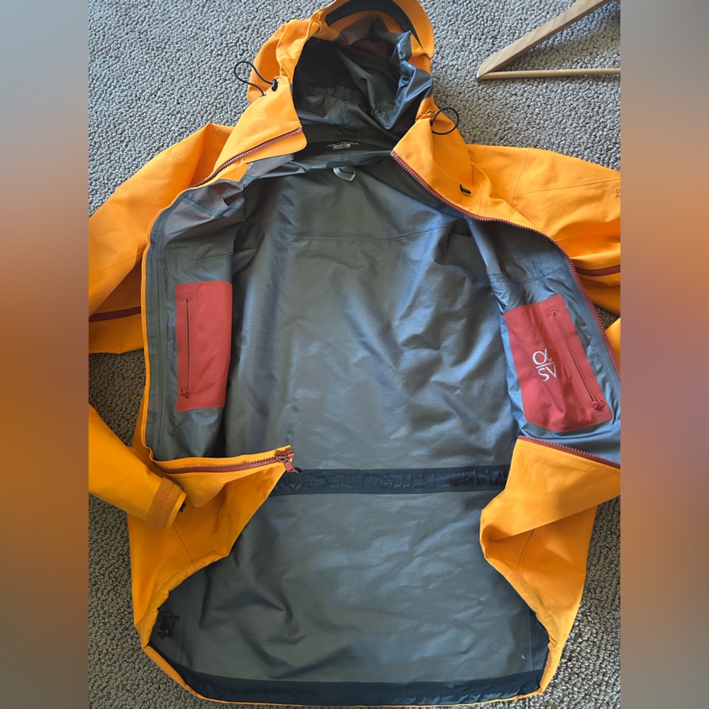 Arc’teryx Men’s Alpha SV Jacket, size XL - Picture 3 of 7